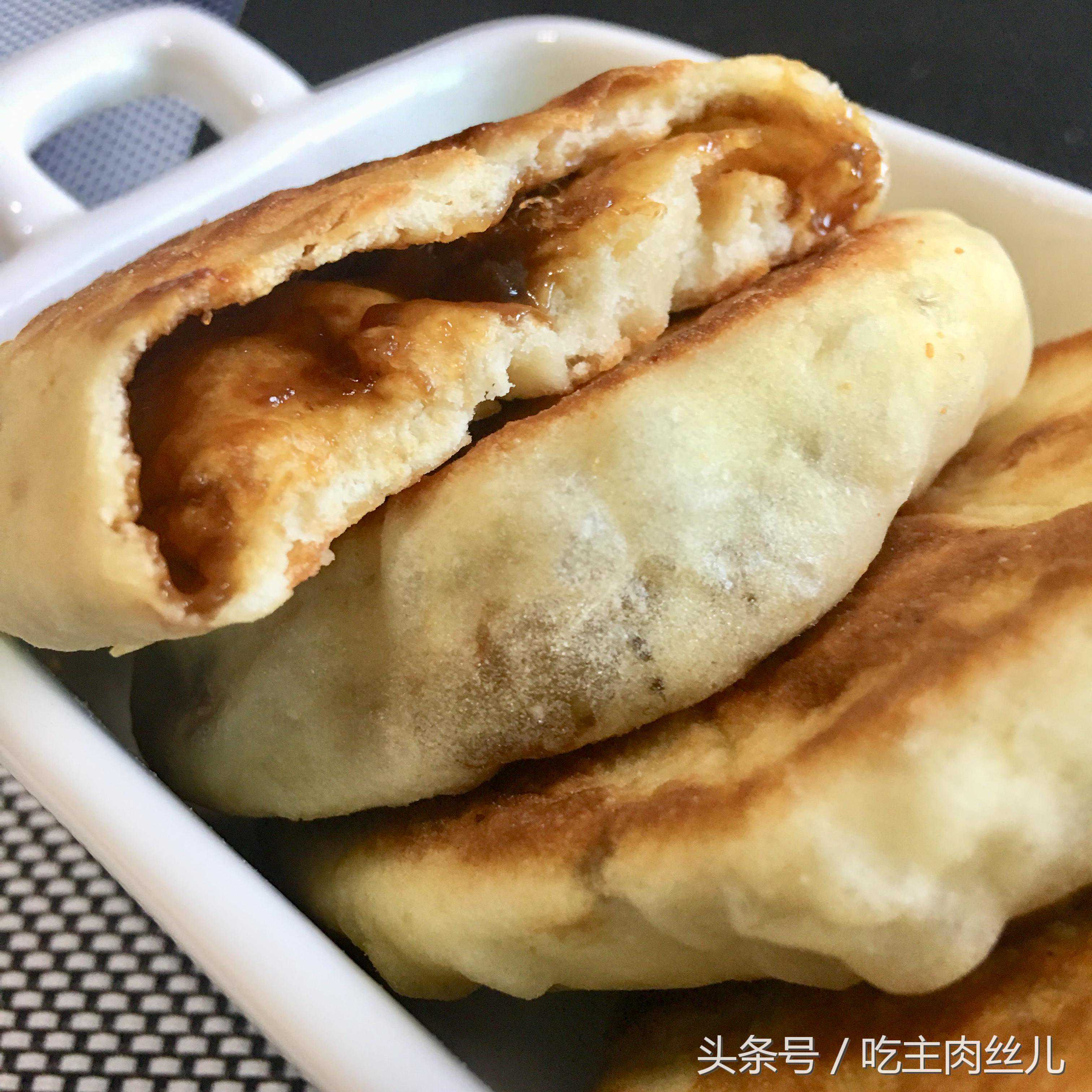 聚焦 2025 属蛇运势：事业闯关、财情波动与健康守护