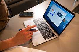 小说：他被人夺取先天灵气，还被下毒利用，决定改变自己的命运